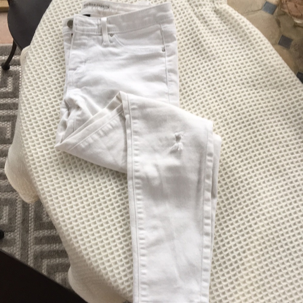 White distressed denim jeans